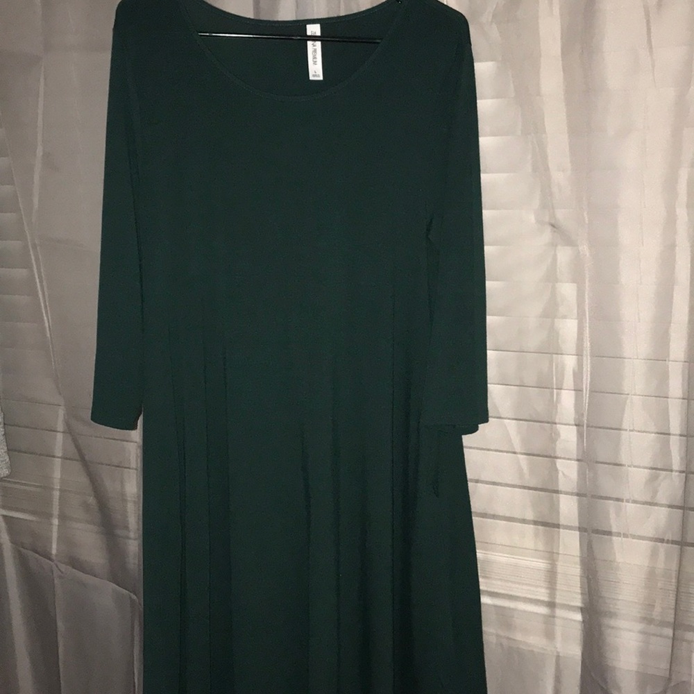 Comfy quarter length sleeve green dress